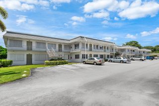 3160 LAKE OSBORNE Drive Bldg 6 Unit 206, Lake Worth Beach, FL 33461