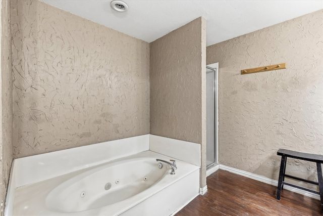 800 Crest Ridge Drive, Irving, TX 75061