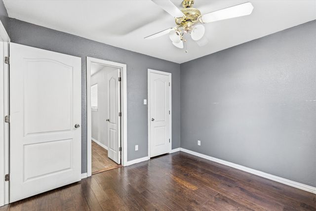 800 Crest Ridge Drive, Irving, TX 75061