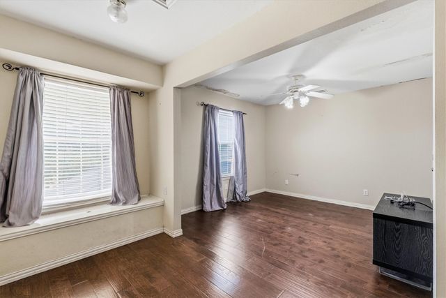 800 Crest Ridge Drive, Irving, TX 75061