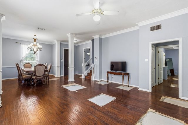 800 Crest Ridge Drive, Irving, TX 75061