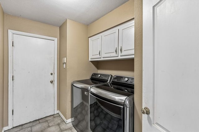 800 Crest Ridge Drive, Irving, TX 75061
