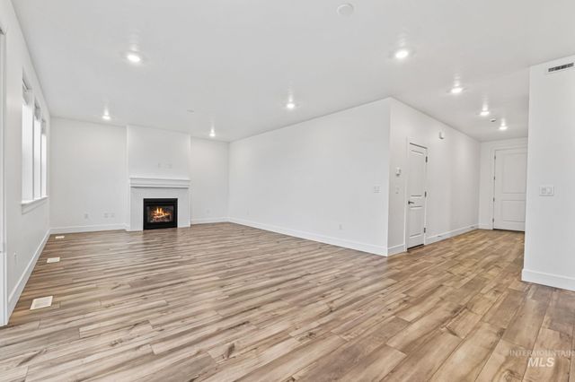 14370 Fractus Dr, Caldwell, ID 83607