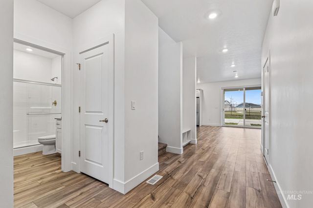 14370 Fractus Dr, Caldwell, ID 83607