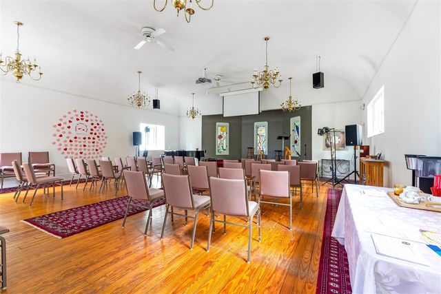 41 S Washington Street, Douglas, MI 49406