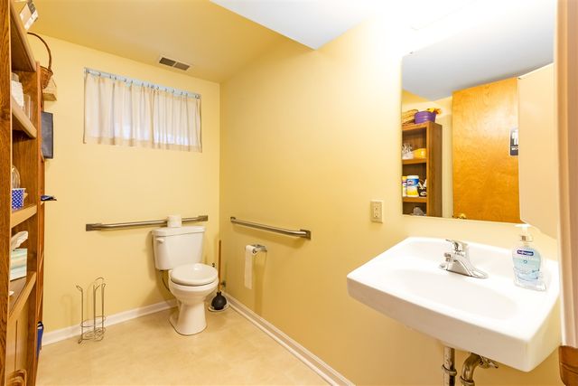 41 S Washington Street, Douglas, MI 49406