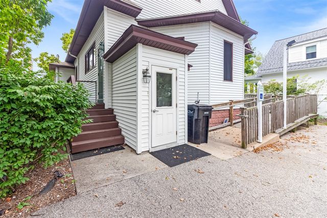 41 S Washington Street, Douglas, MI 49406