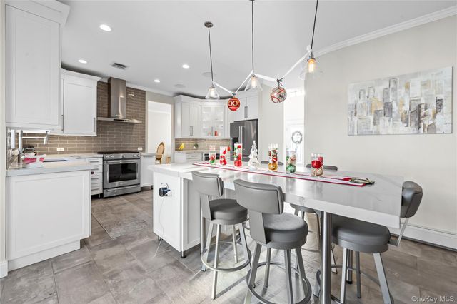 2 Mayflower Lane, Holtsville, NY 11742