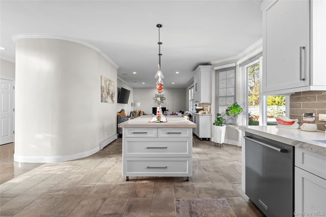 2 Mayflower Lane, Holtsville, NY 11742