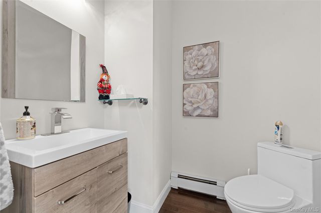 2 Mayflower Lane, Holtsville, NY 11742