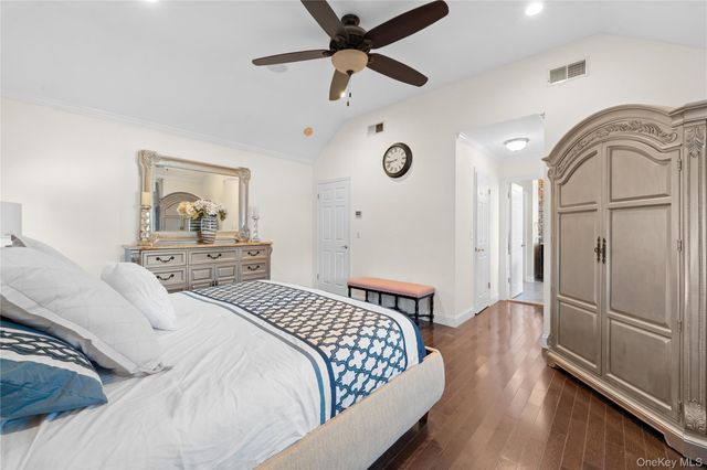 2 Mayflower Lane, Holtsville, NY 11742