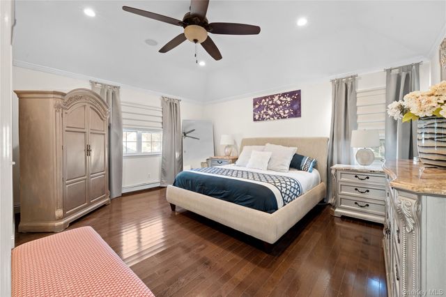 2 Mayflower Lane, Holtsville, NY 11742