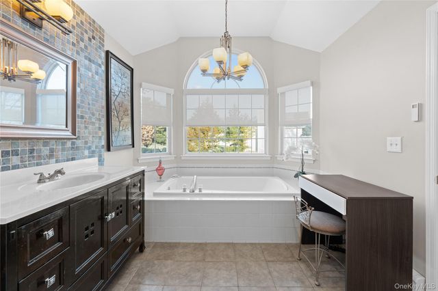 2 Mayflower Lane, Holtsville, NY 11742