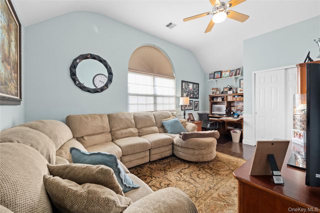 2 Mayflower Lane, Holtsville, NY 11742