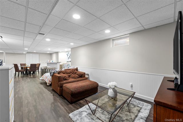 2 Mayflower Lane, Holtsville, NY 11742