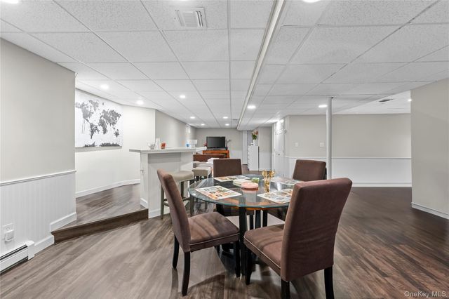 2 Mayflower Lane, Holtsville, NY 11742