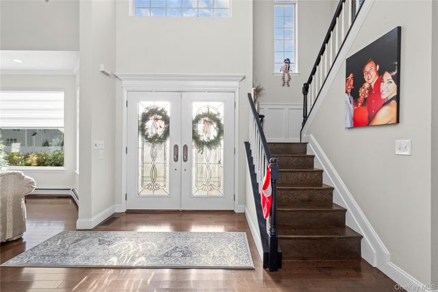 2 Mayflower Lane, Holtsville, NY 11742