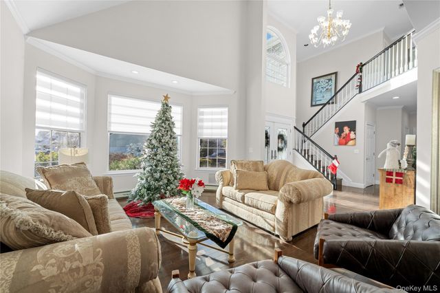 2 Mayflower Lane, Holtsville, NY 11742