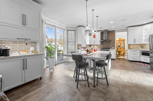 2 Mayflower Lane, Holtsville, NY 11742