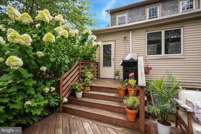 606 WALNUT LN, Philadelphia, PA 19128
