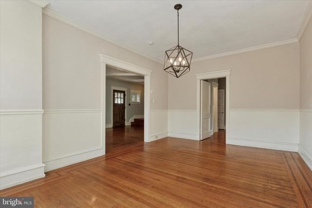 606 WALNUT LN, Philadelphia, PA 19128