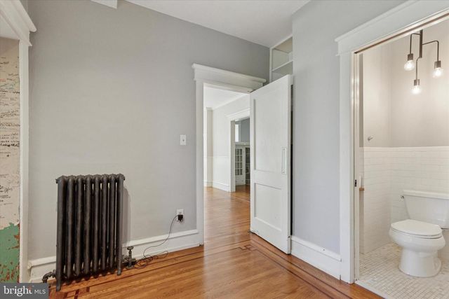606 WALNUT LN, Philadelphia, PA 19128