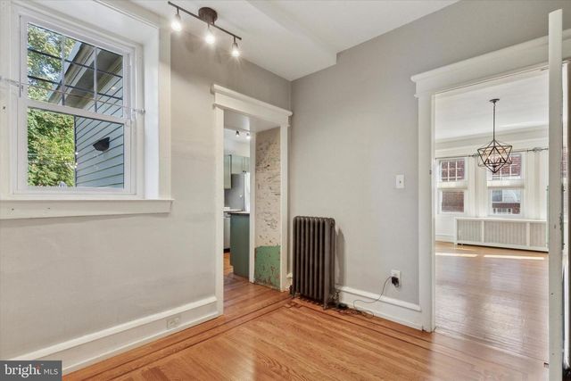 606 WALNUT LN, Philadelphia, PA 19128