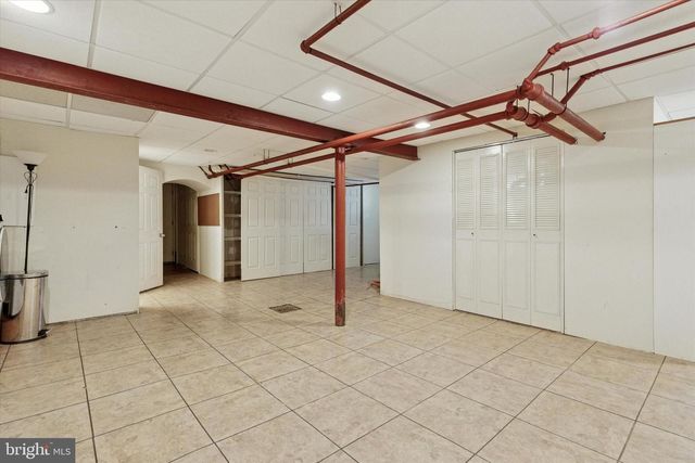606 WALNUT LN, Philadelphia, PA 19128