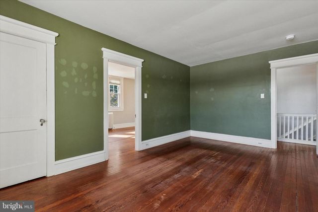 606 WALNUT LN, Philadelphia, PA 19128