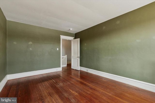 606 WALNUT LN, Philadelphia, PA 19128
