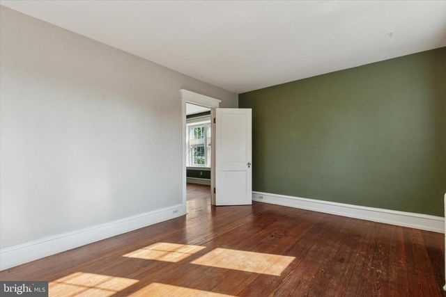 606 WALNUT LN, Philadelphia, PA 19128
