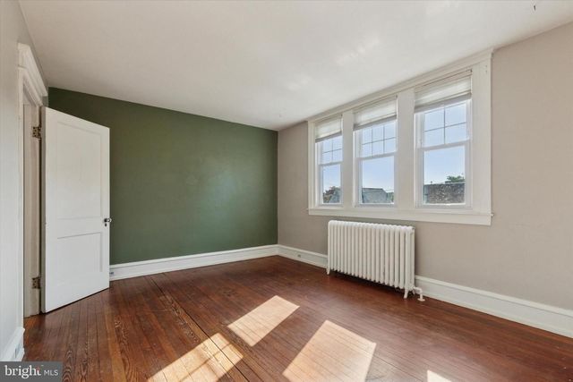 606 WALNUT LN, Philadelphia, PA 19128