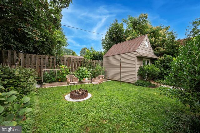 606 WALNUT LN, Philadelphia, PA 19128