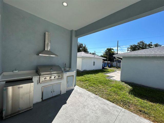 862 46TH AVENUE N, St Petersburg, FL 33703