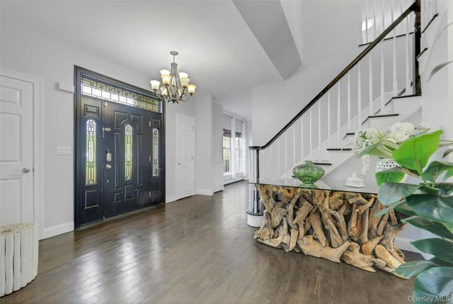 4 Camelback Road, Chester, NY 10918