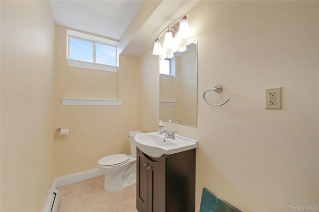 4 Camelback Road, Chester, NY 10918