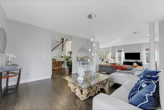 4 Camelback Road, Chester, NY 10918