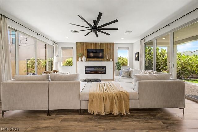 10267 Midnight Meteor Avenue, Las Vegas, NV 89166