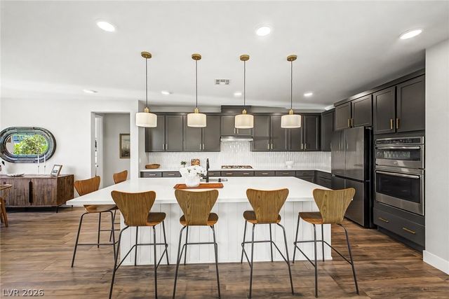 10267 Midnight Meteor Avenue, Las Vegas, NV 89166