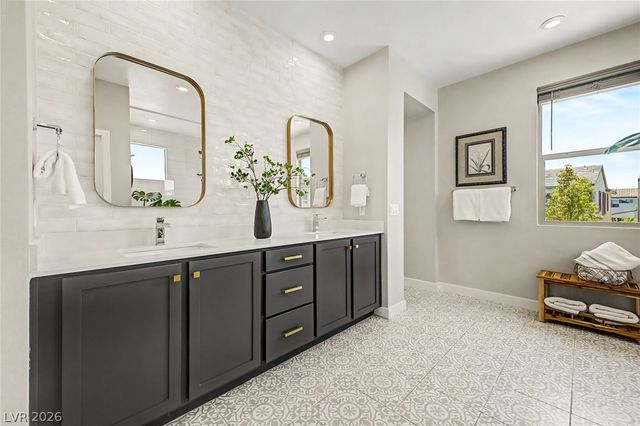 10267 Midnight Meteor Avenue, Las Vegas, NV 89166