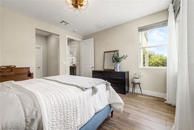10267 Midnight Meteor Avenue, Las Vegas, NV 89166