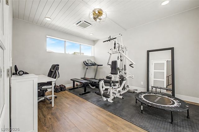 10267 Midnight Meteor Avenue, Las Vegas, NV 89166