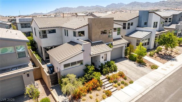 10267 Midnight Meteor Avenue, Las Vegas, NV 89166