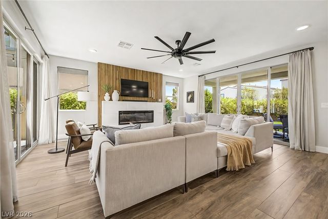 10267 Midnight Meteor Avenue, Las Vegas, NV 89166