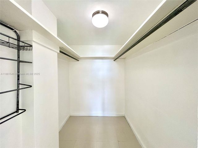 9500 W Bay Harbor Dr 2G, Bay Harbor Islands, FL 33154