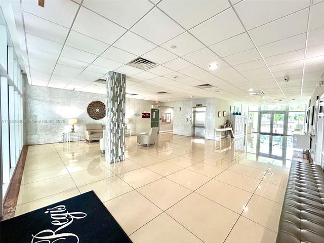 9500 W Bay Harbor Dr 2G, Bay Harbor Islands, FL 33154