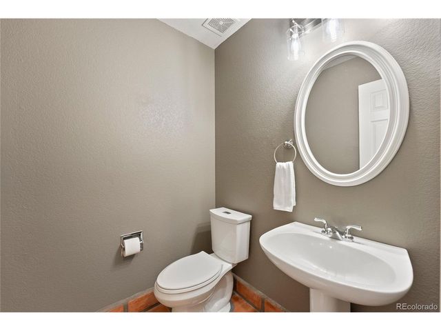 9145 Roadrunner Dr, Highlands Ranch, CO 80129