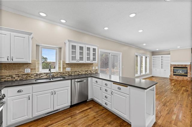 6001 Lone Elm Road, Shawnee, KS 66218