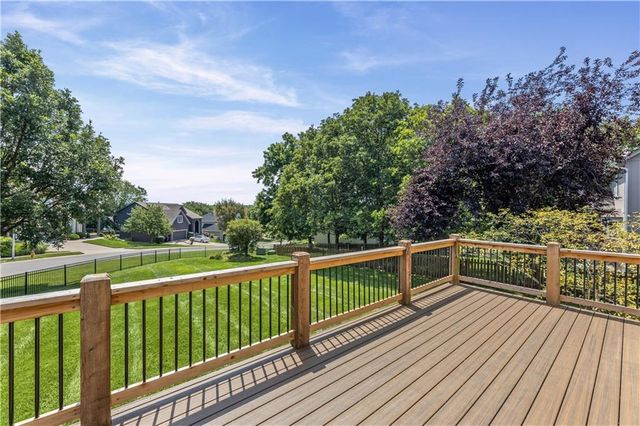 6001 Lone Elm Road, Shawnee, KS 66218
