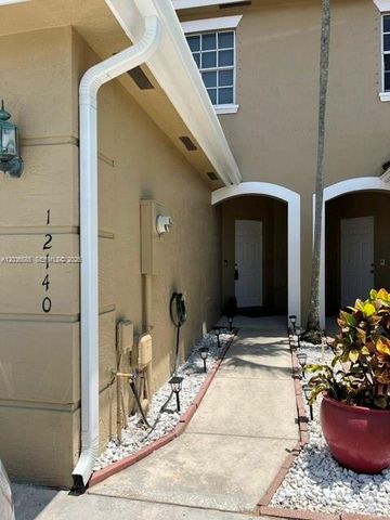 12140 SW 4th Street 12140, Pembroke Pines, FL 33025